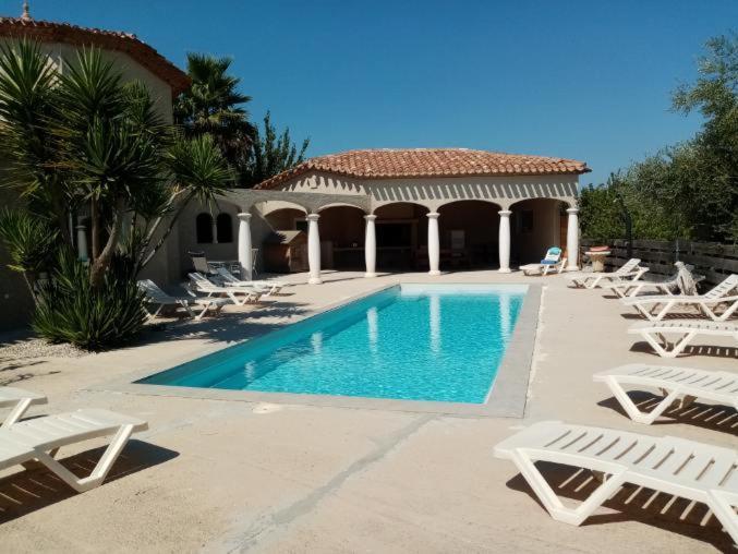 Bienvenue A L Hacienda Villa Magalas Exterior photo